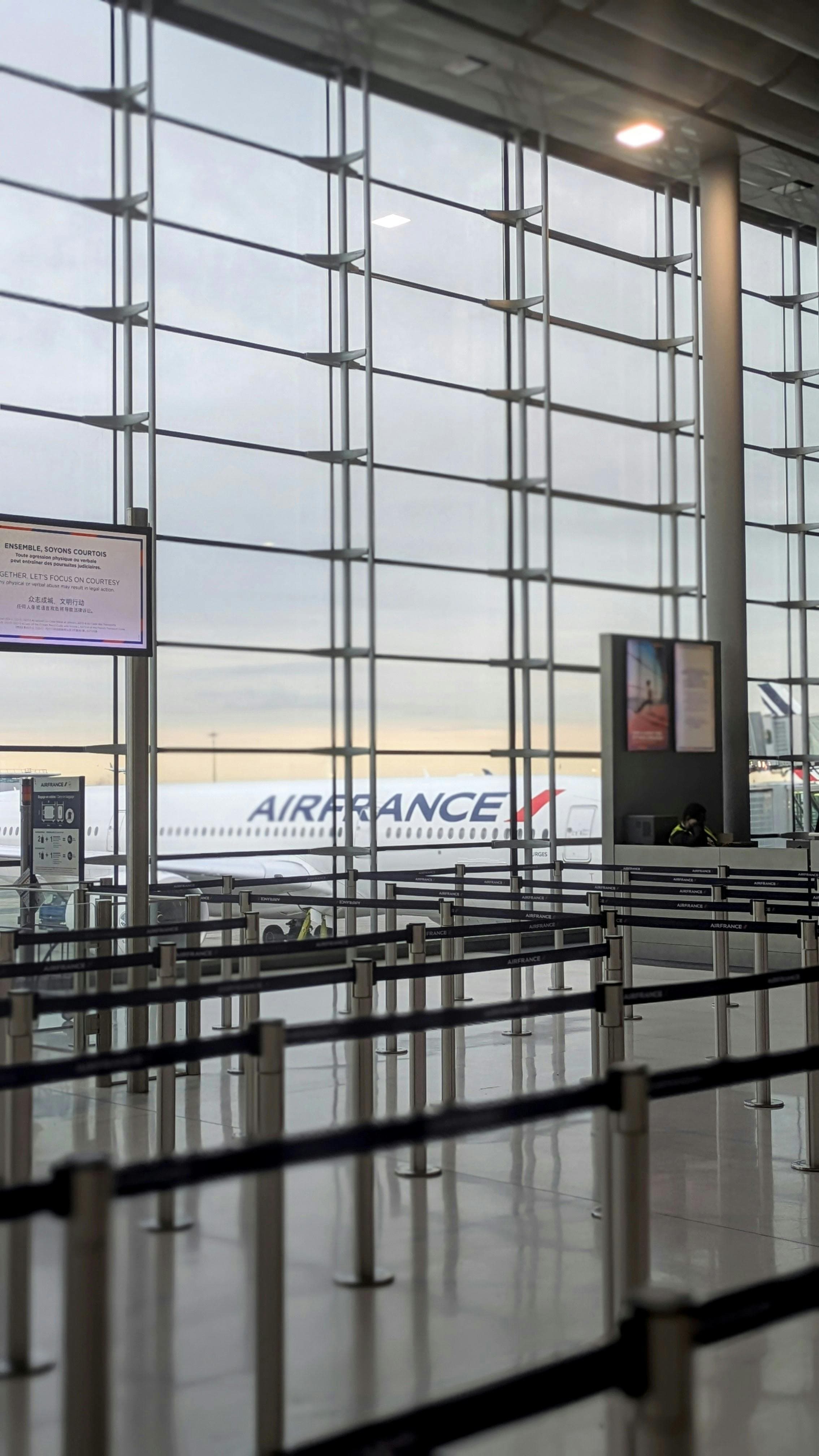 Terminal de l'aéroport d'Orly Paris - Chauffeur VTC PrivateMove